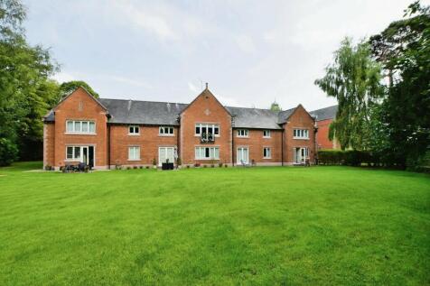 Altrincham Road, Wilmslow SK9 2 bed apartment for sale