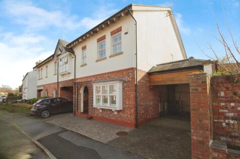 Moss Lane, Cheshire SK9 3 bed end of terrace house for sale