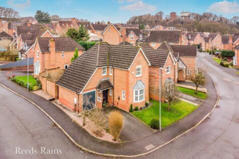 Obelisk Way, Cheshire CW12 4 bed detached house for sale