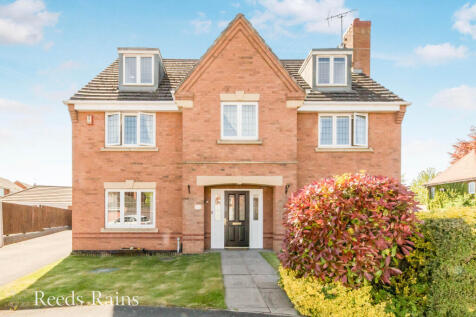 5 bedroom detached house for sale