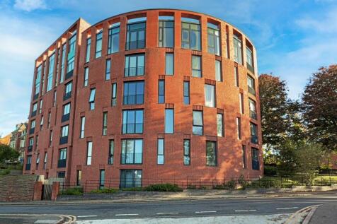 King Edwards Square, Sutton Coldfield... 2 bed ground floor flat for sale