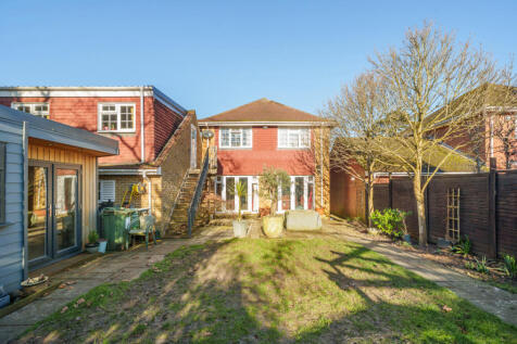 Juniper Drive, Maidenhead, Berkshire 4 bed detached house for sale