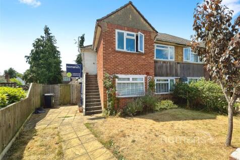 Collier Close, Maidenhead, Berkshire 2 bed maisonette for sale