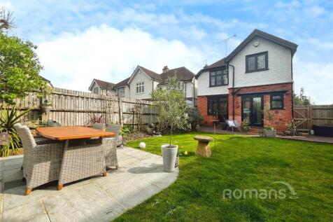 Bridge Road, Maidenhead, Berkshire 4 bed detached house for sale