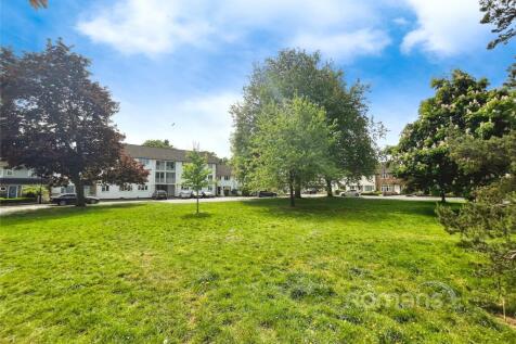 Fairacre, Maidenhead, Berkshire 3 bed apartment for sale