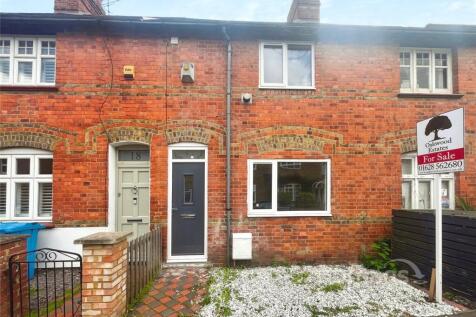 The Croft, Maidenhead, Berkshire 2 bed terraced house for sale