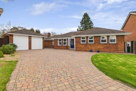 Brookhus Farm Road, Sutton Coldfield B76 3 bed detached bungalow for sale