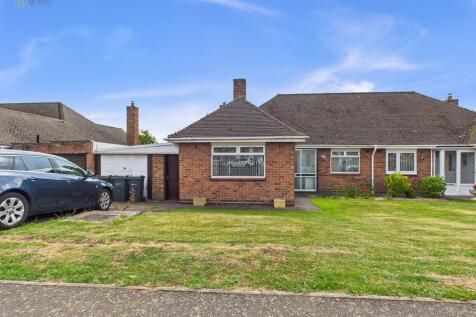 3 bedroom semi-detached bungalow for sale