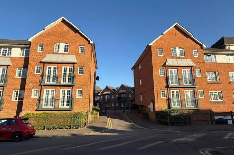 St. Leonards Road, Windsor, Berkshire 2 bed apartment for sale