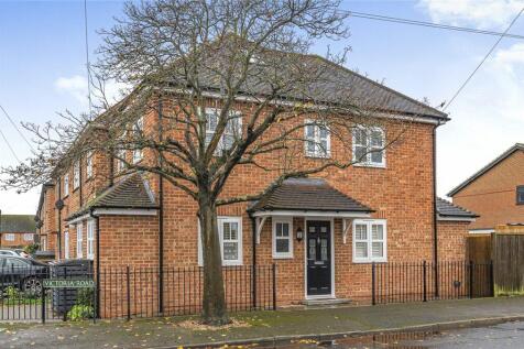 Princes Close, Eton Wick, Windsor 2 bed end of terrace house for sale