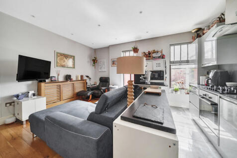 Clewer Hill Road, Windsor, Berkshire 2 bed apartment for sale