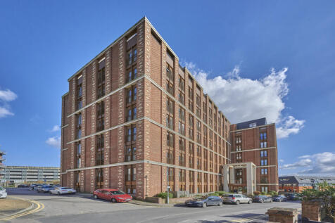 Grosvenor Road, Hertfordshire AL1 2 bed penthouse for sale