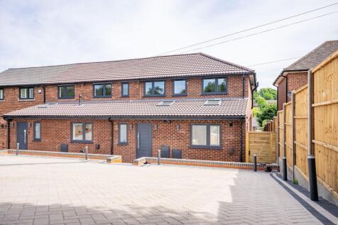 Batchwood Drive, St Albans AL3 4 bed end of terrace house for sale
