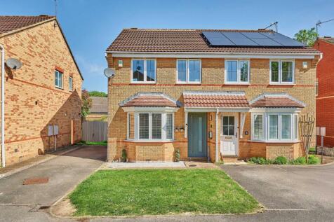 Newfield Way, Hertfordshire AL4 3 bed semi