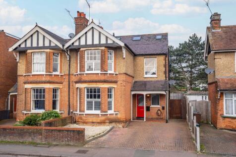 5 bedroom semi-detached house for sale