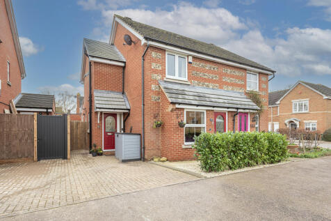 2 bedroom semi-detached house for sale