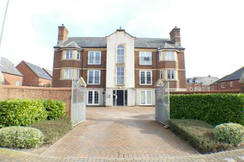 3 bedroom flat for sale