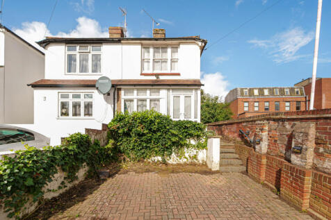 2 bedroom semi-detached house for sale