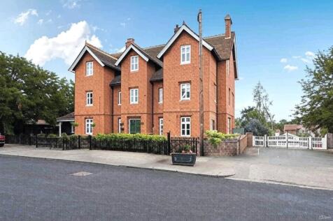 High Street, Bishop's Stortford CM22 6 bed semi