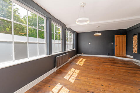 The Street, Bishop's Stortford CM23 2 bed apartment for sale