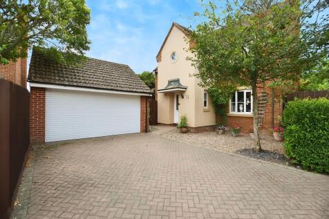 Cypress Court, Essex CM6 4 bed detached house for sale