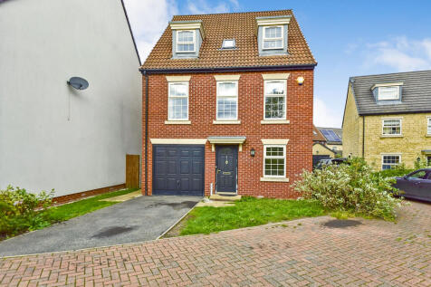 4 bedroom detached house for sale