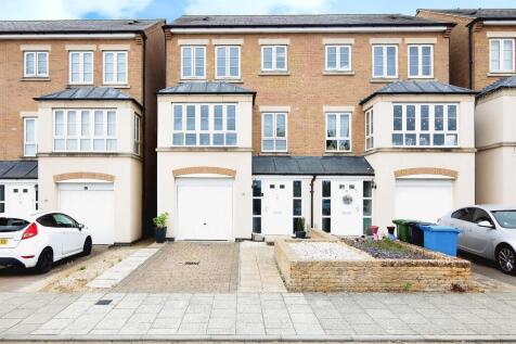 4 bedroom semi-detached house for sale