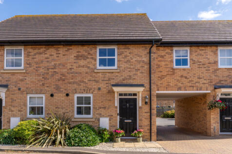 2 bedroom link detached house for sale
