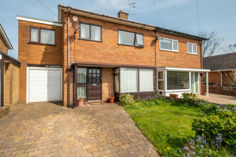 Rudyard Place, Lytham St. Annes, FY8 3 bed semi