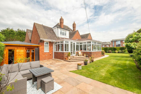 King Edward Avenue, Lytham St. Annes... 4 bed detached house for sale