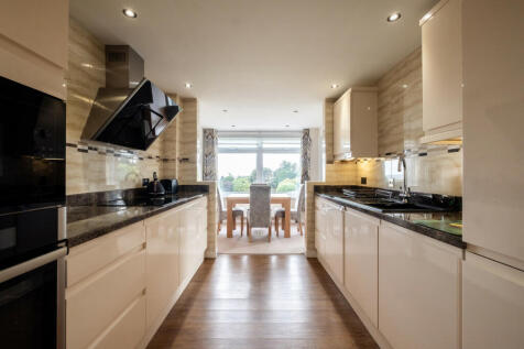 High Legh, Marine Drive, Fairhaven, FY8 2 bed apartment for sale