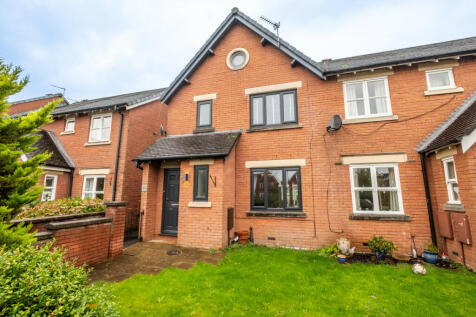 West Cliffe Square, Lytham, FY8 3 bed semi