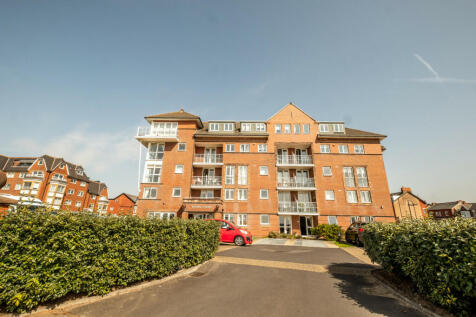 South Promenade, Lytham St. Annes, FY8 2 bed apartment for sale