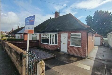 1 bedroom semi-detached bungalow for sale