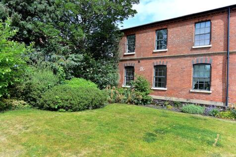 3 bedroom town house for sale