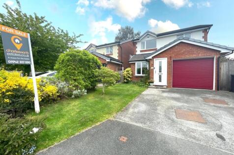 Sandalwood, Westhoughton, Bolton 3 bed detached house for sale