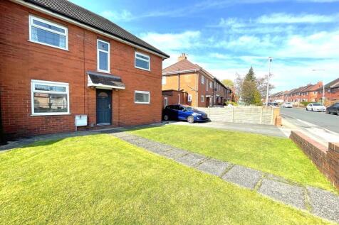 Townsfield Road, Westhoughton, Bolton 3 bed semi