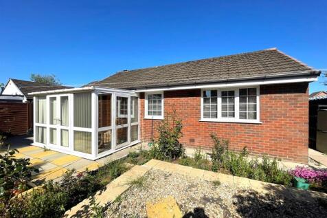 Brook Meadow, Westhoughton, Bolton 2 bed detached bungalow for sale