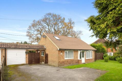 Dorking Road, Kingsfold, RH12 3 bed chalet for sale