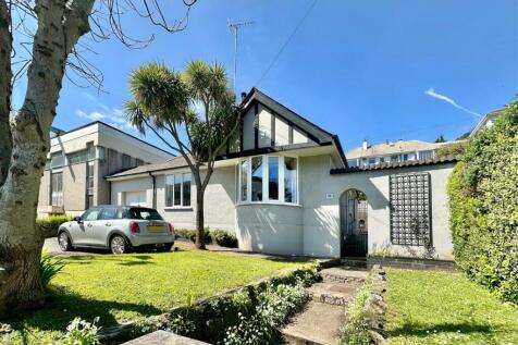 4 bedroom detached bungalow for sale