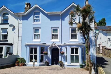 7 bedroom end of terrace house for sale