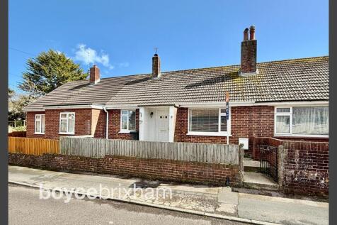2 bedroom terraced bungalow for sale