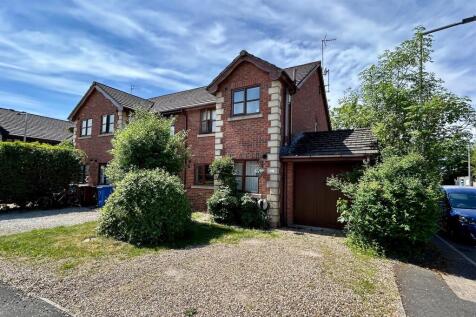 3 bedroom semi-detached house for sale