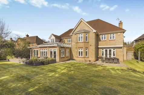 5 bedroom detached house for sale