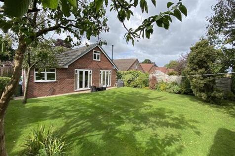 4 bedroom detached bungalow for sale