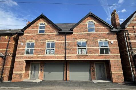 4 bedroom semi-detached house for sale