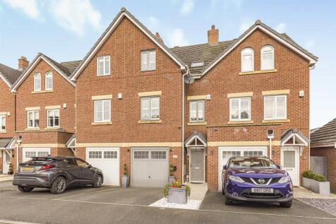 3 bedroom town house for sale
