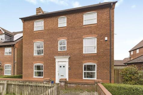 5 bedroom detached house for sale