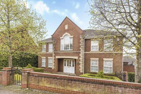 5 bedroom detached house for sale