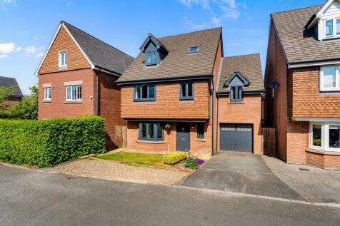 5 bedroom detached house for sale
